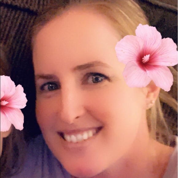 Meet your Posher, Christa - Picture 1 of 1